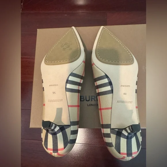 NIB- Burberry Aubri Pumps in Archive beige - Picture 4 of 8